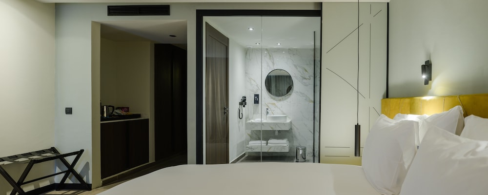GREEN EXECUTIVE ROOM - Photo 2