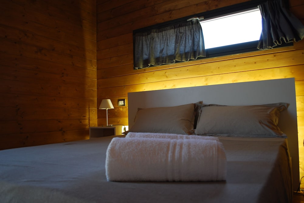 Deluxe Bungalow, River View photo 3