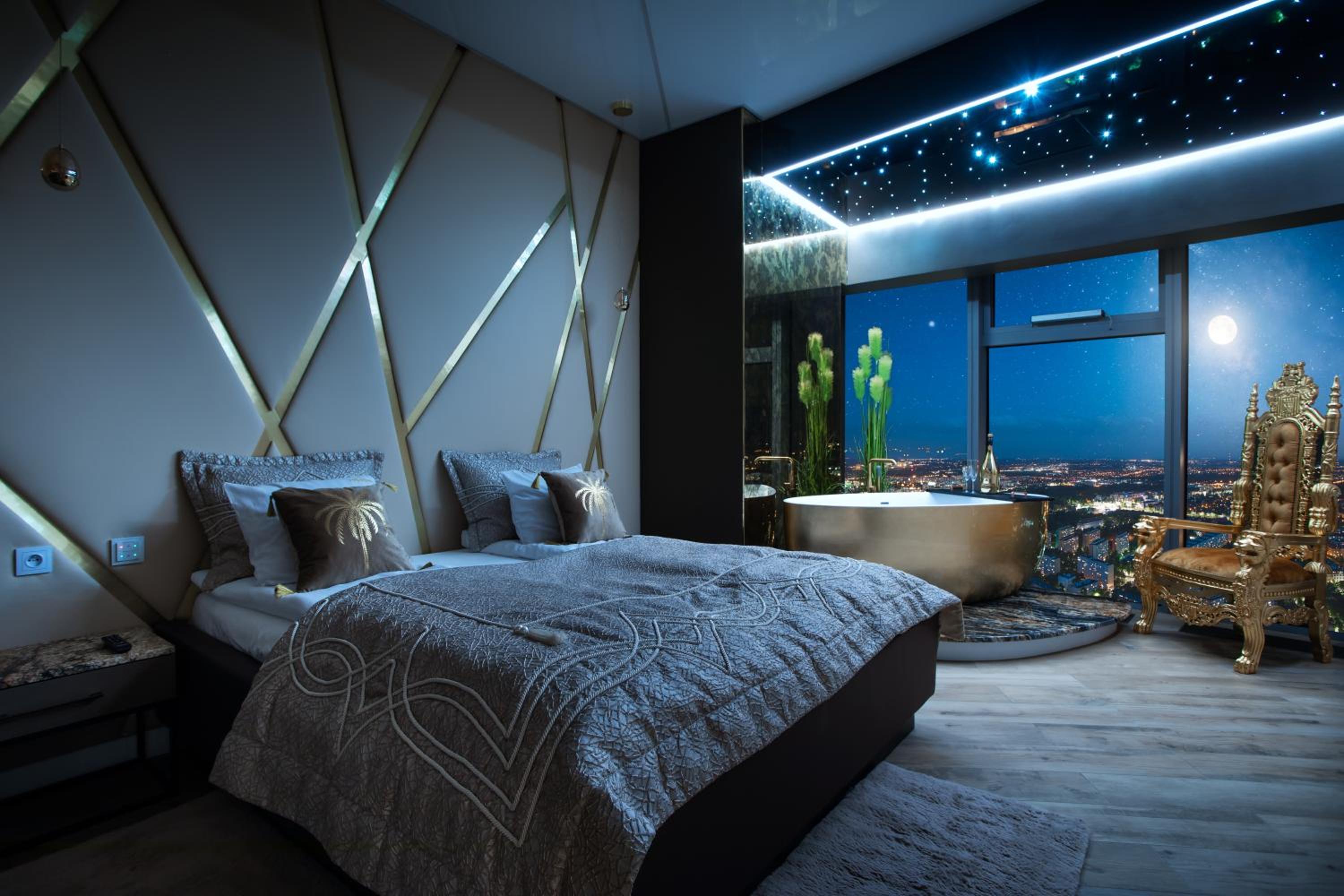 46 Floor Two-bedroom Family Apartment with Bathtub