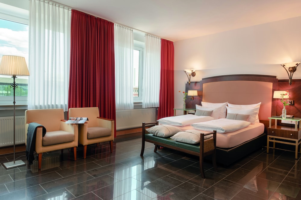Superior Double Room, City View photo 3