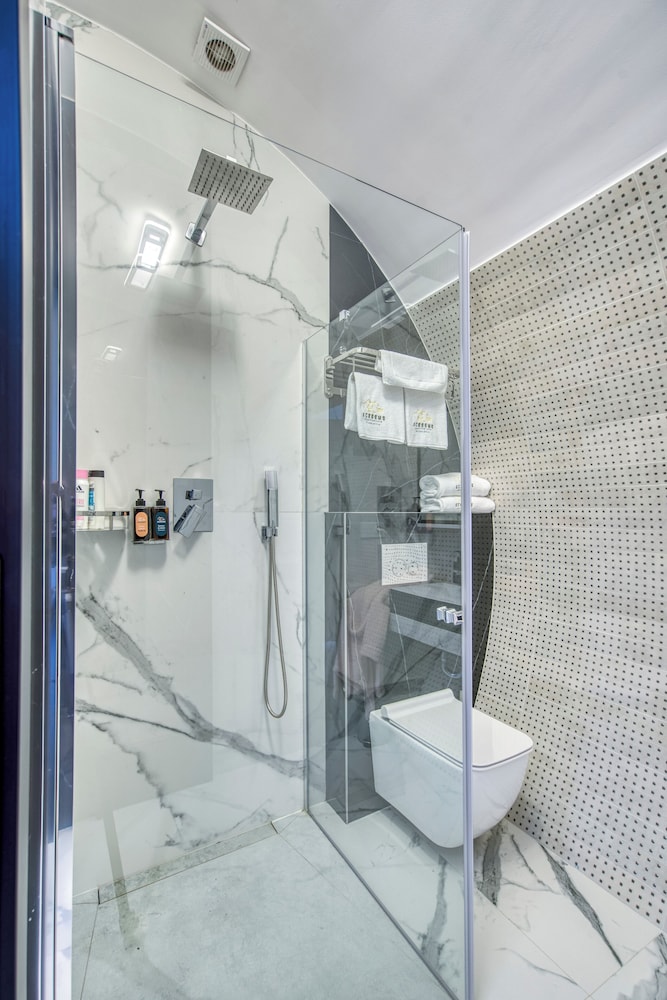 Exclusive Room, Non Smoking, Private Bathroom - Photo 6