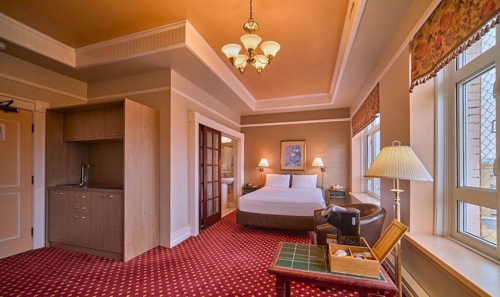 Superior Room, 1 Queen Bed, City View photo 3