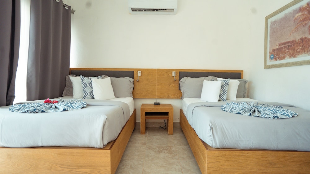 Premium Room, 2 Double Beds - Photo 6