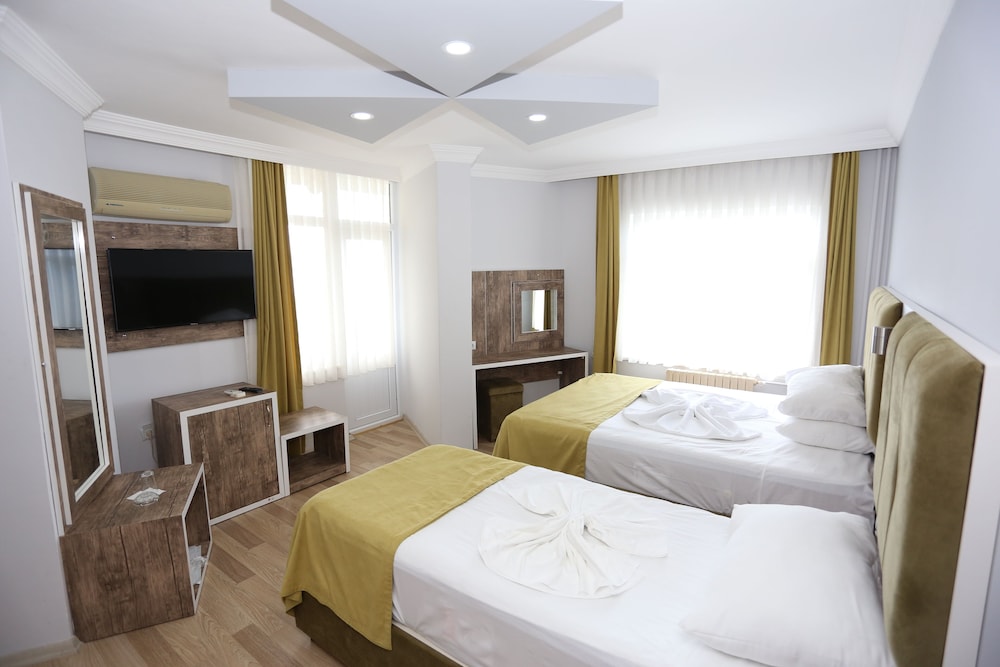 Deluxe Triple Room, Sea View - Photo 1