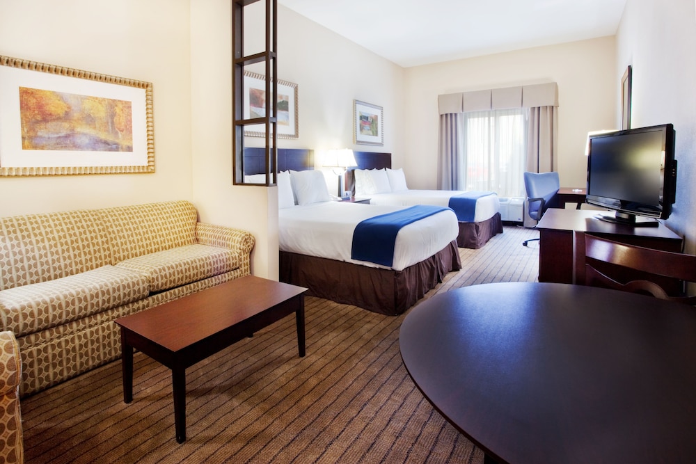 Suite, Multiple Beds photo 3
