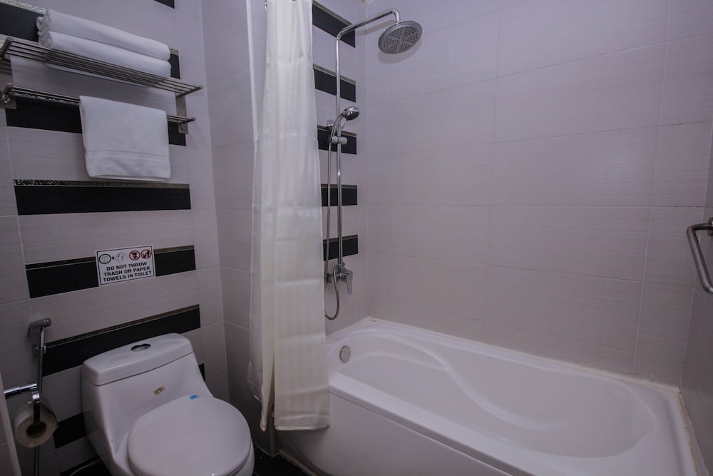 Premium Deluxe King Room - Photo 2