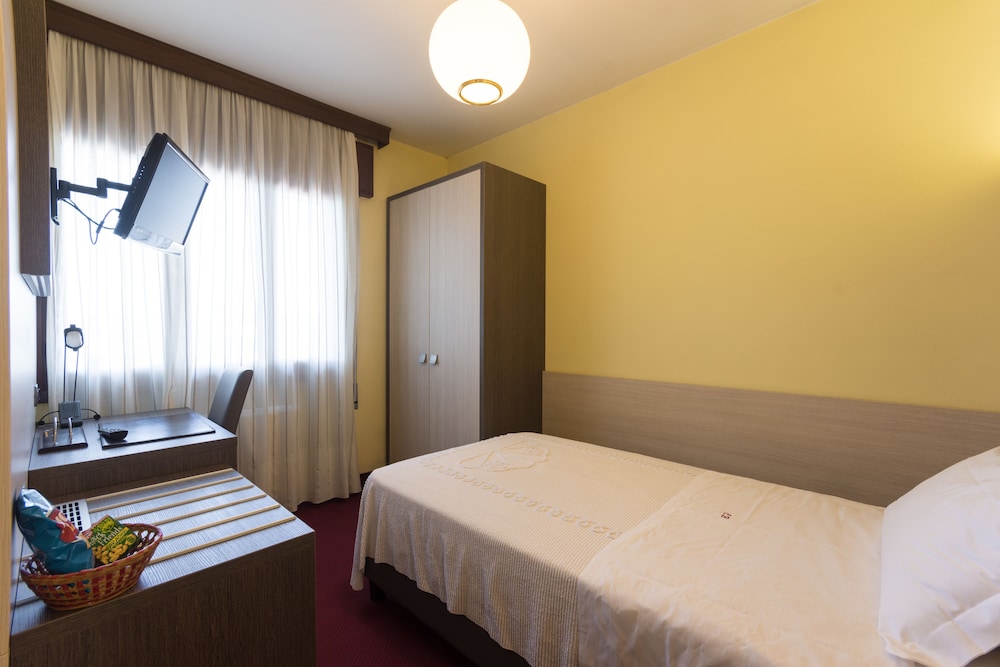 Single Room photo 1