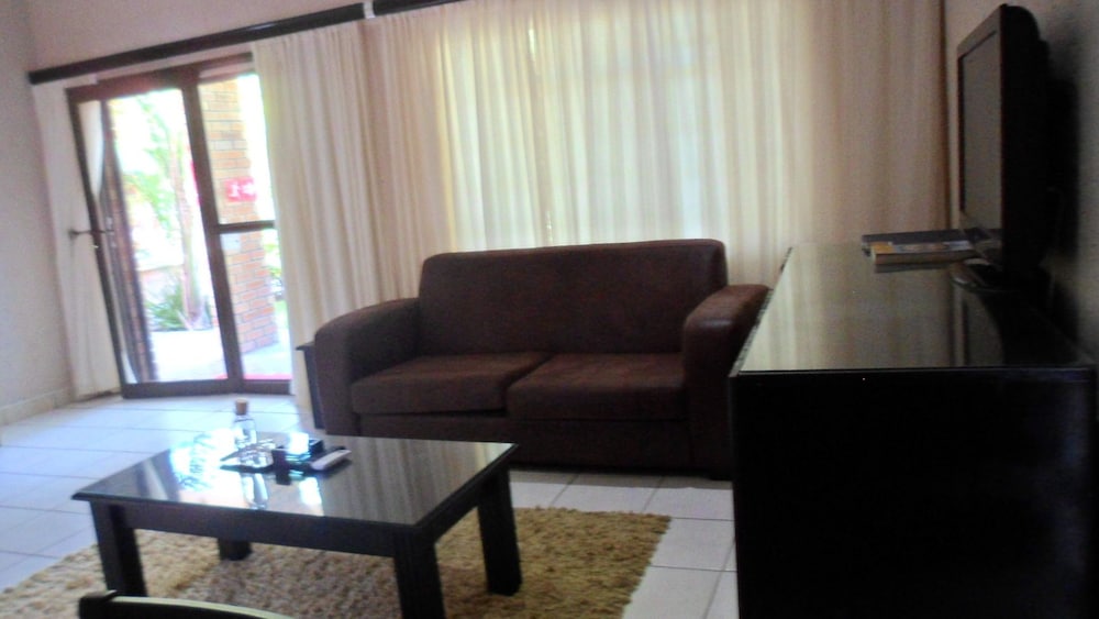 Family Apartment, Kitchenette, Garden View photo 3