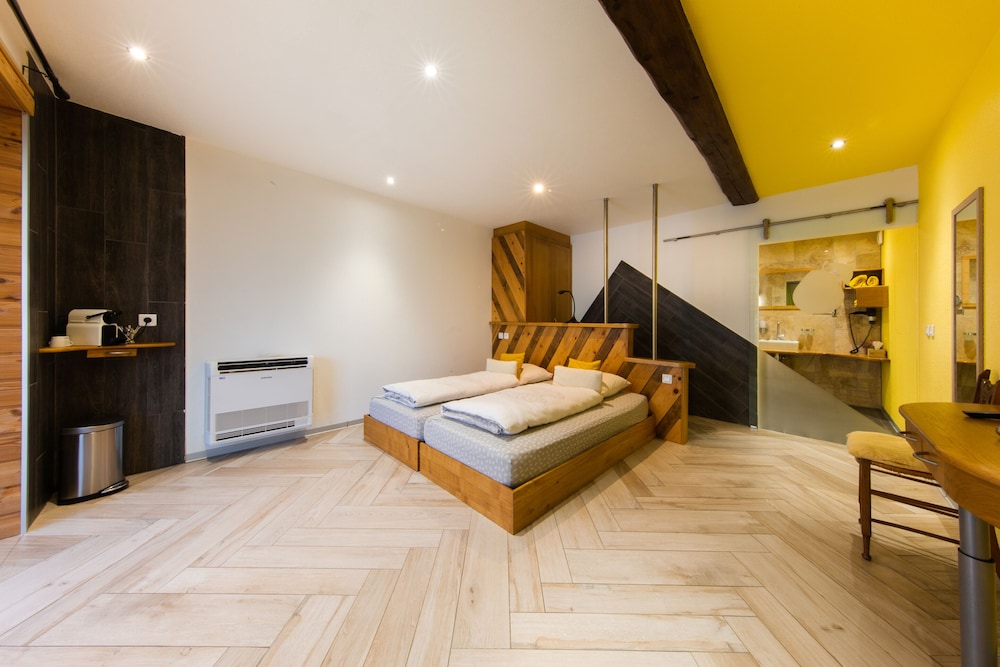 Exclusive Double Room, Hot Tub, Courtyard View (Le Poirier) - Photo 16