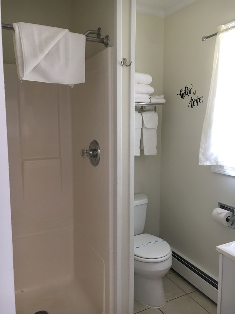 Comfort Room, 1 King Bed, Lake View photo 2