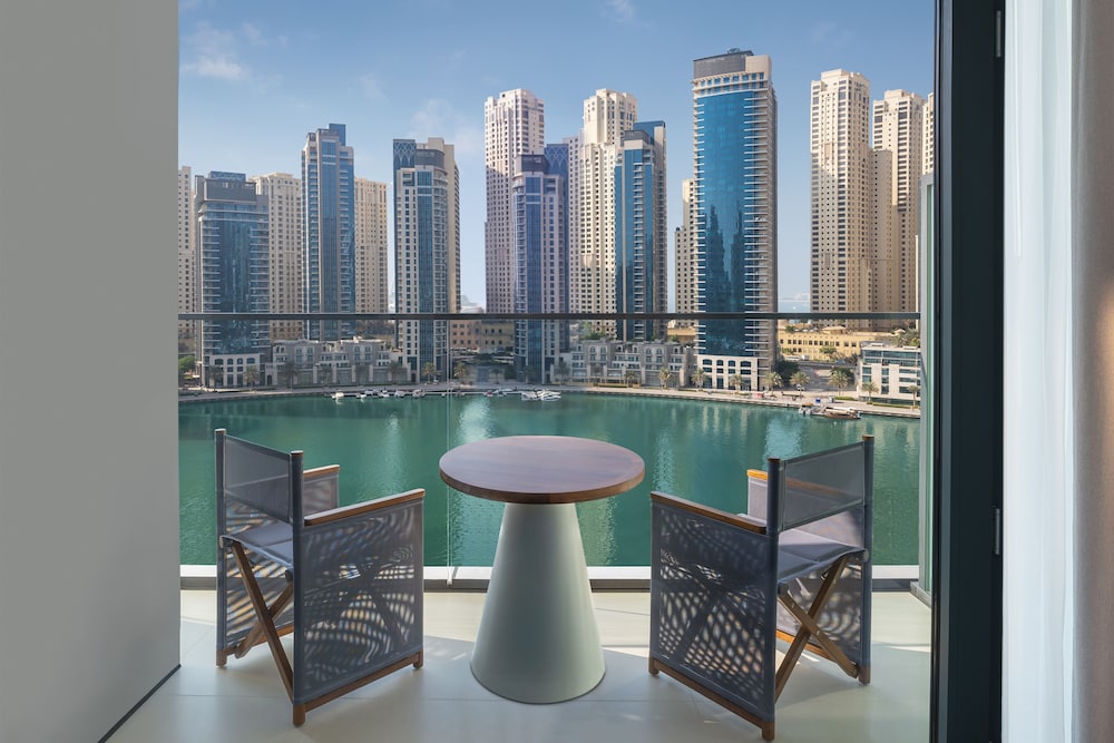 Deluxe Room, 1 King Bed, Marina View photo 2