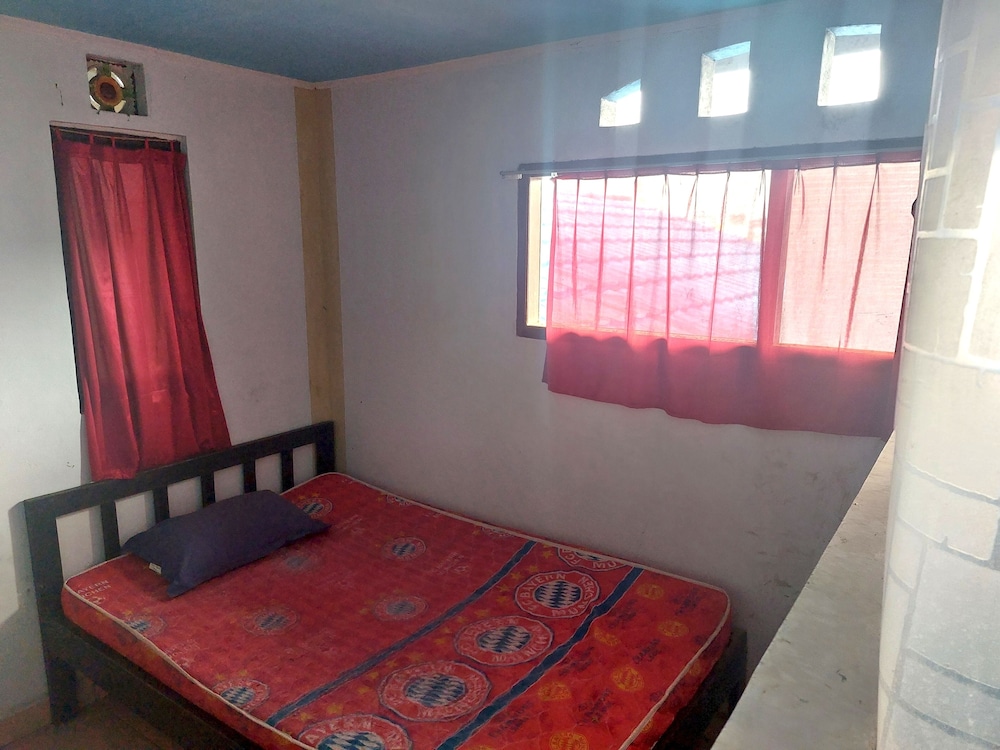 Economy Double Room photo 2