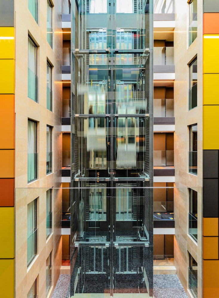 Superior Atrium (3pax)