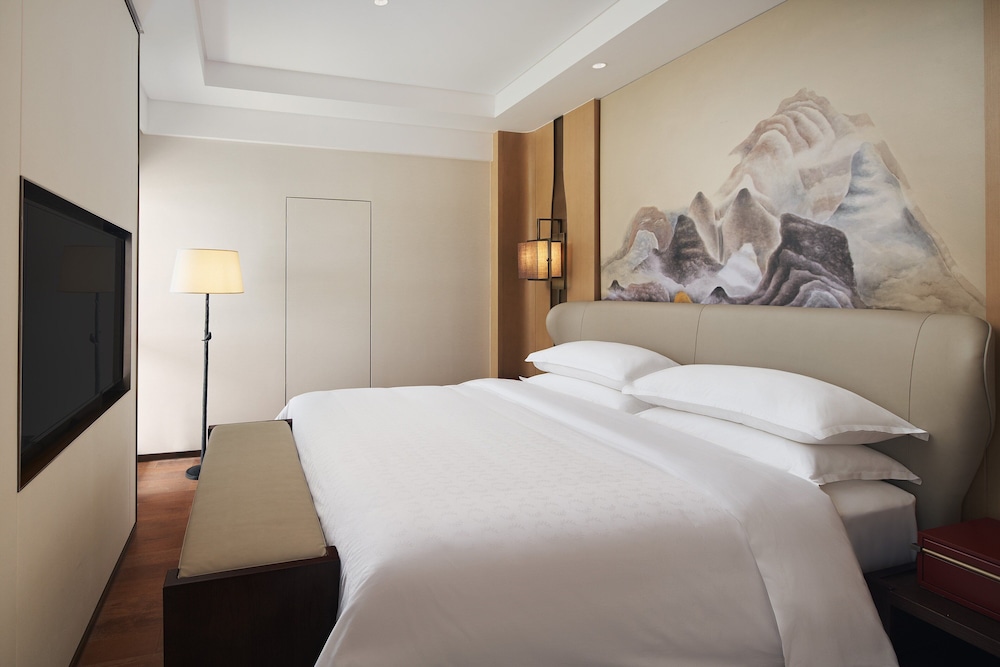 Room, 1 King Bed, City View - Photo 6