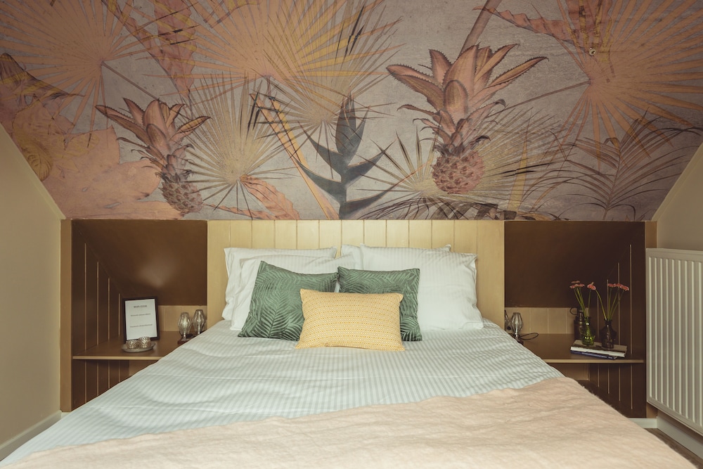 Standard Double Room, 1 Queen Bed (Flower Room) photo 1