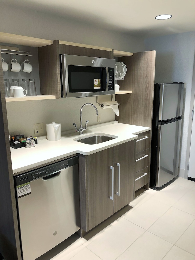 Suite, 1 King Bed, Accessible (Mobility & Hearing, Roll-in Shower)