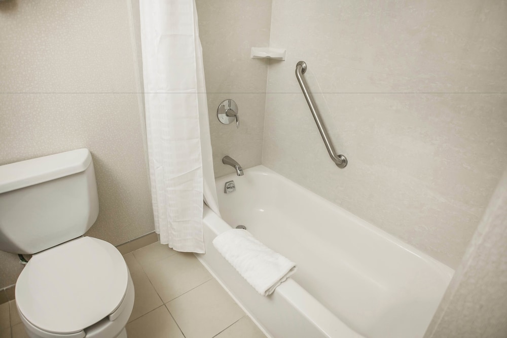 Standard Room, 2 Queen Beds, Non Smoking (No Pets) - Photo 4