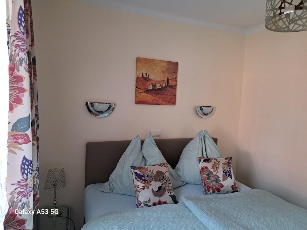 Apartment photo 2
