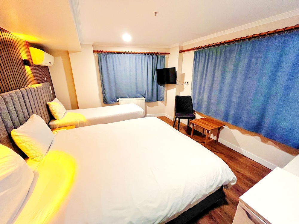 Deluxe Triple Room photo 3