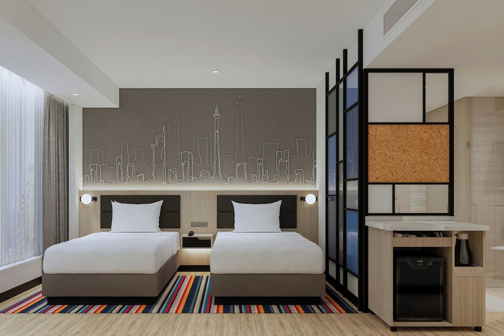 Loft, 2 Twin Beds, City View (Sky)