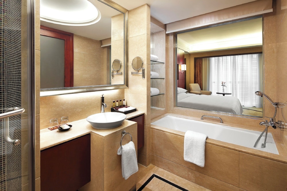 Panoramic Studio Suite, 1 King Bed - Photo 14