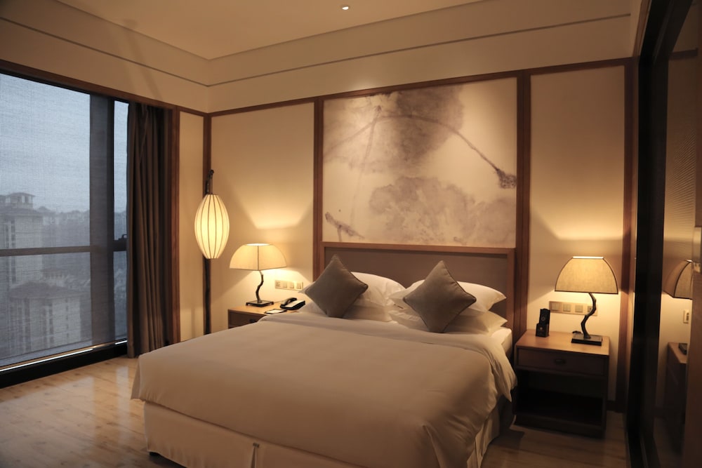 Executive Studio Suite, meat products are not allowed, proof of marriage is required for couples. photo 3