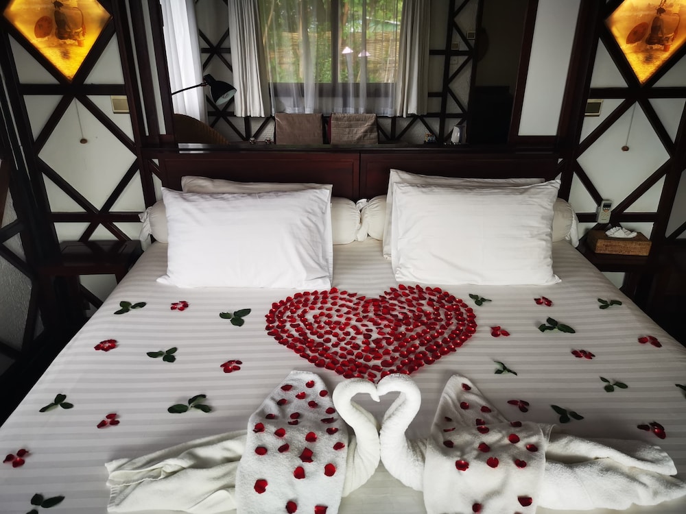 Deluxe Room Without Balcony photo 3