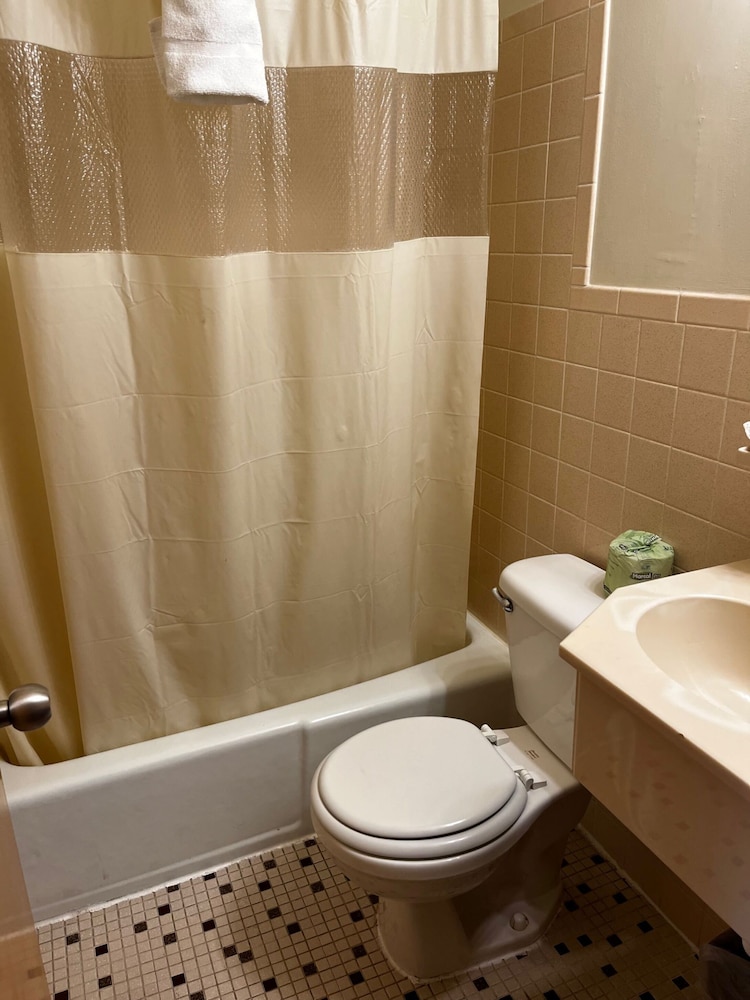 Deluxe Room, Pool View (Two Room Efficiency (Type 5)) photo 3
