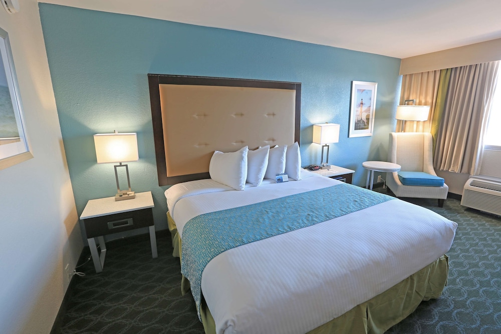 Room, 1 King Bed, Non Smoking, City View - Photo 3