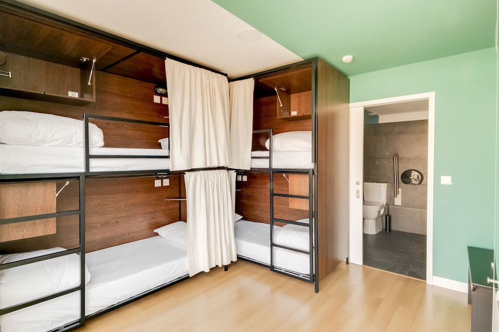 Shared Dormitory, Women only (4 Beds) photo 2