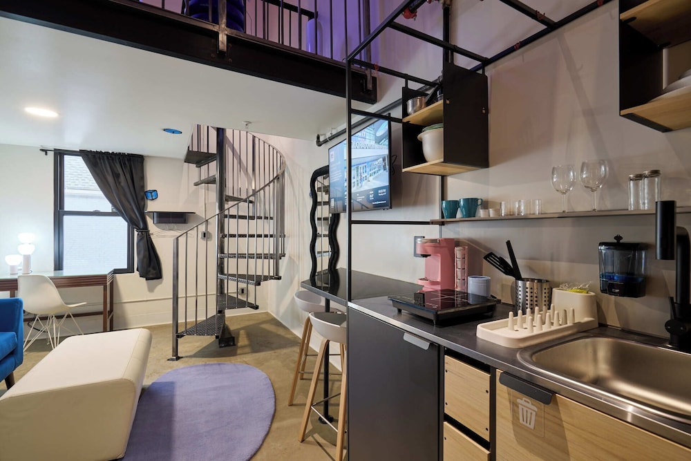 City Loft, 1 Queen Bed, Non Smoking