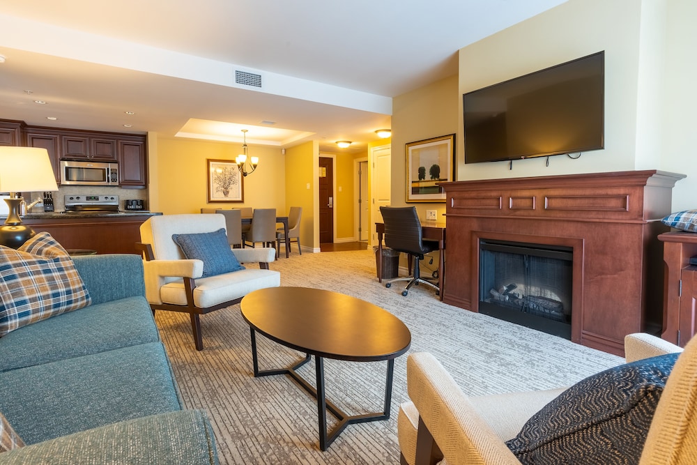 Suite, 1 Bedroom, 2 Bathrooms photo 1