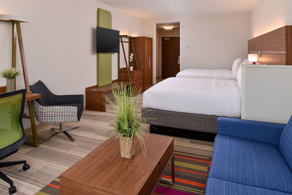 Suite, 1 King Bed with Sofa bed, Accessible (Communication) photo 2