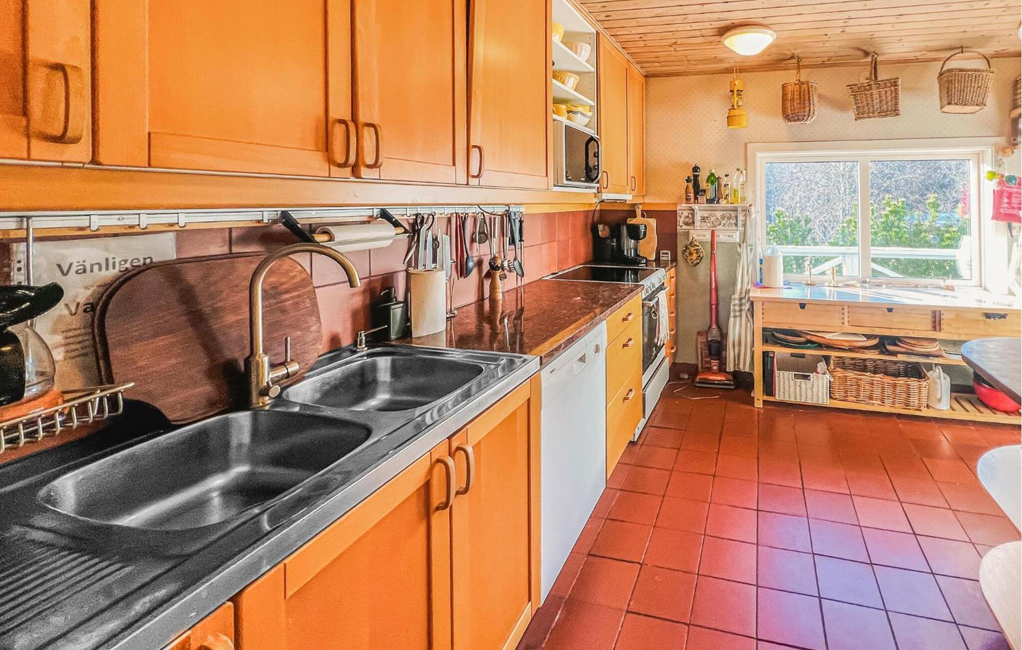 Five-Bedroom Holiday Home