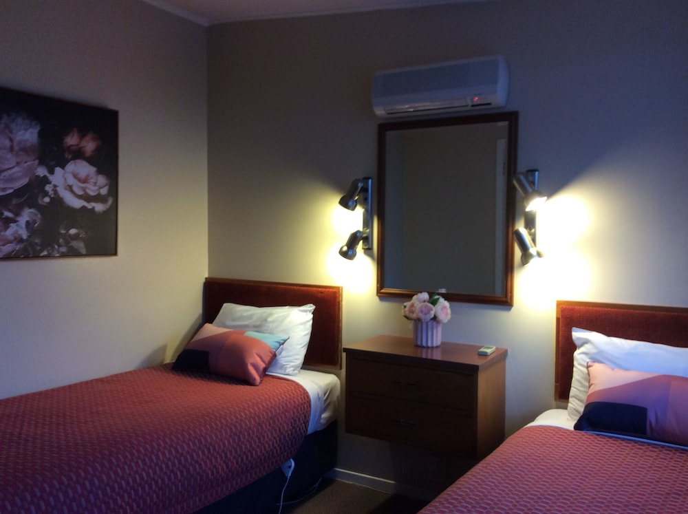 Family Suite, 1 Bedroom, Non Smoking, Kitchen (Family Unit) photo 2