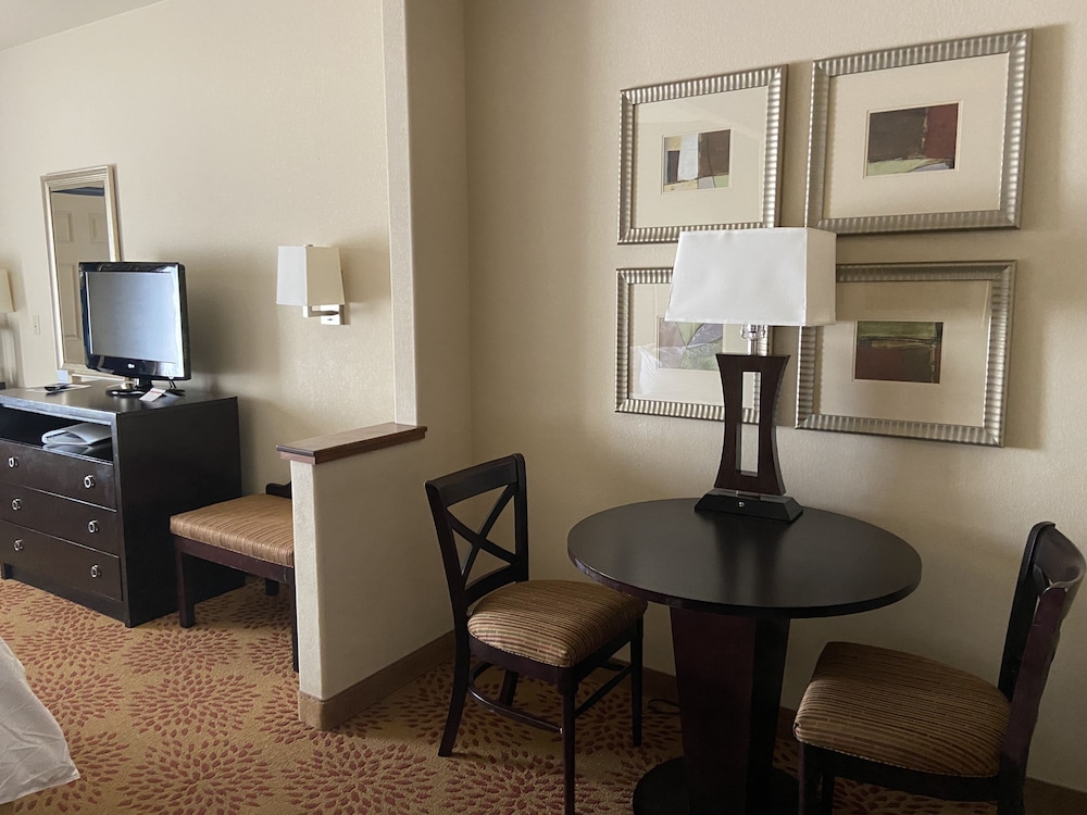 Suite, Multiple Beds, Balcony (Wet Bar) - Photo 7