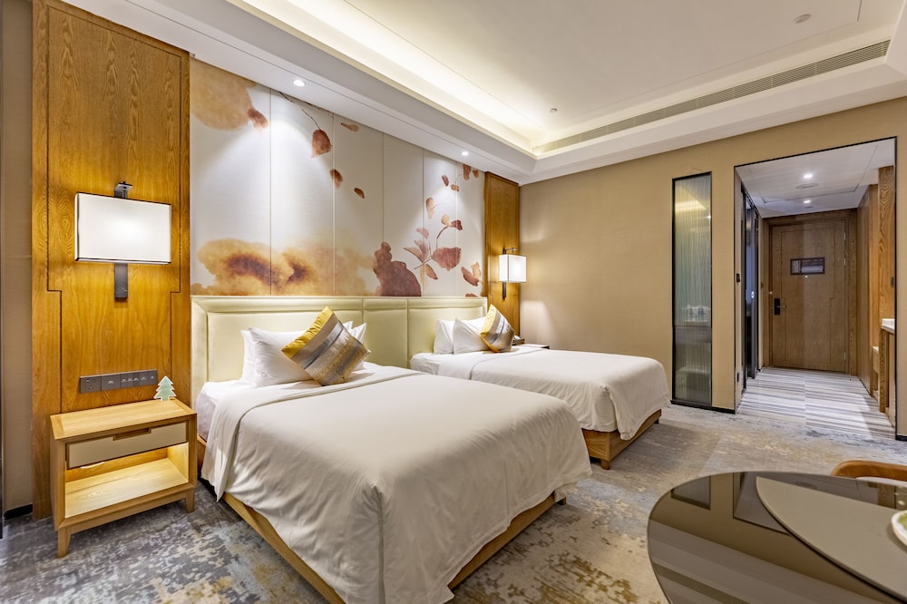 Superior Twin Room, Lake View