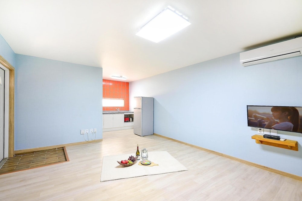 Basic Room, 1 Bedroom (102 ( F1 )) - Photo 5