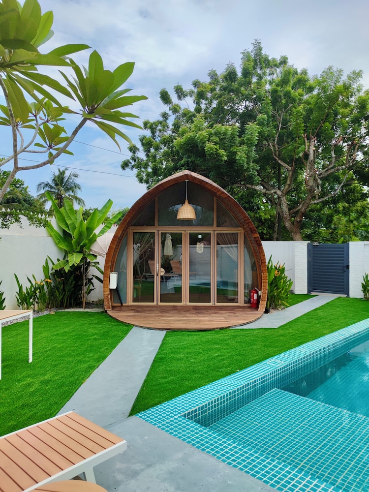 Pool View Room with Private Pool - Photo 19