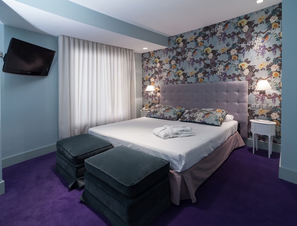 Superior Double or Twin Room with Balcony - Photo 10
