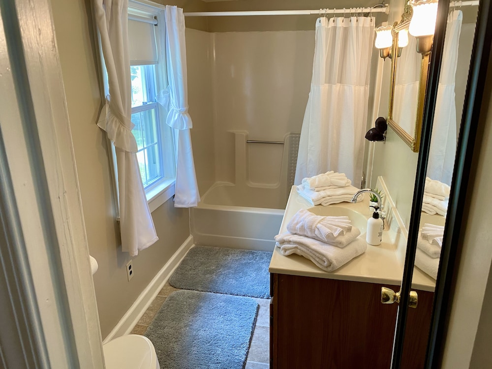 Quadruple Room, Ensuite photo 2