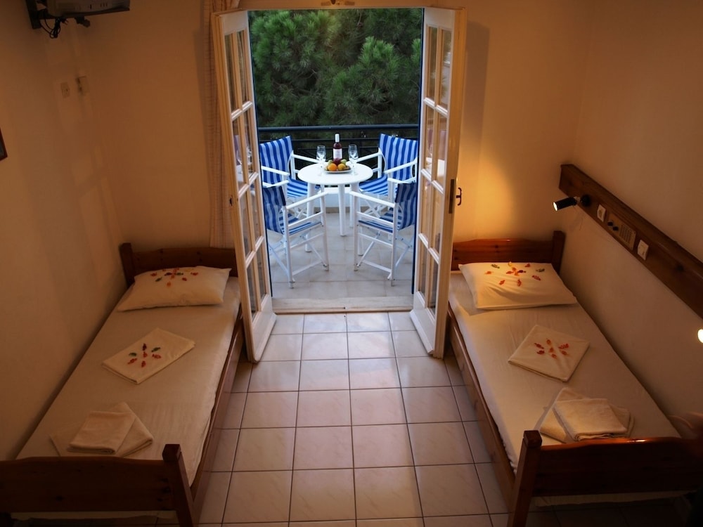 Family Room - Photo 1