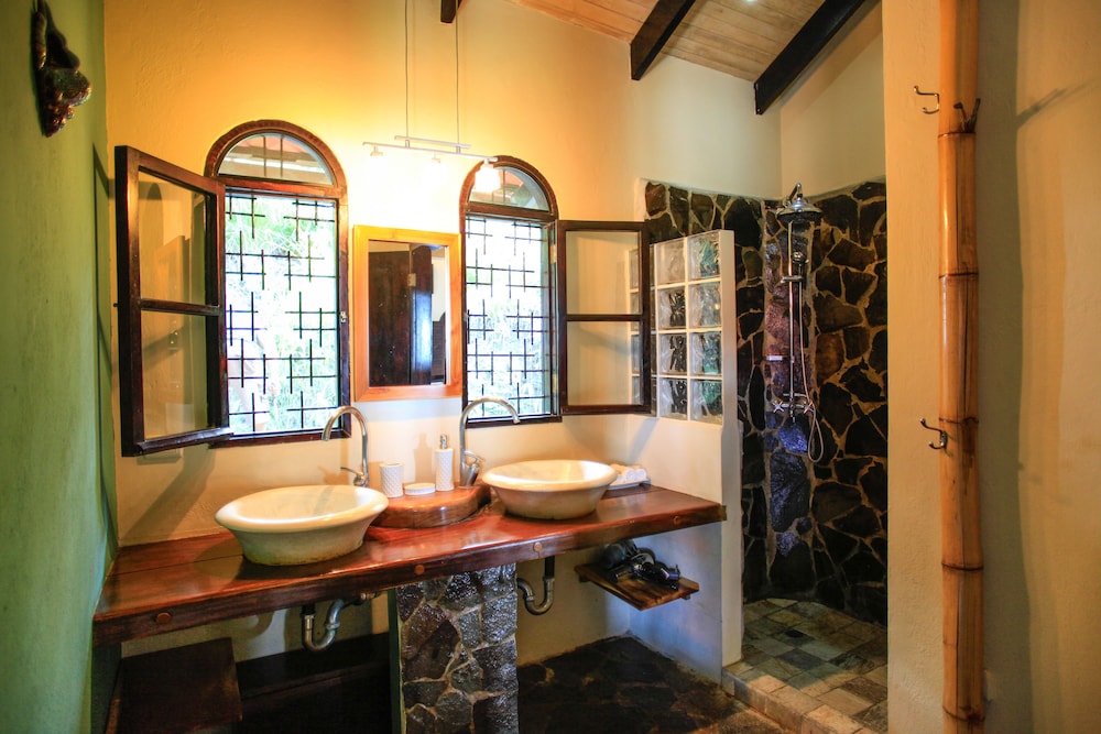 Luxury Condo, 3 Bedrooms, Kitchen, Ocean View photo 2