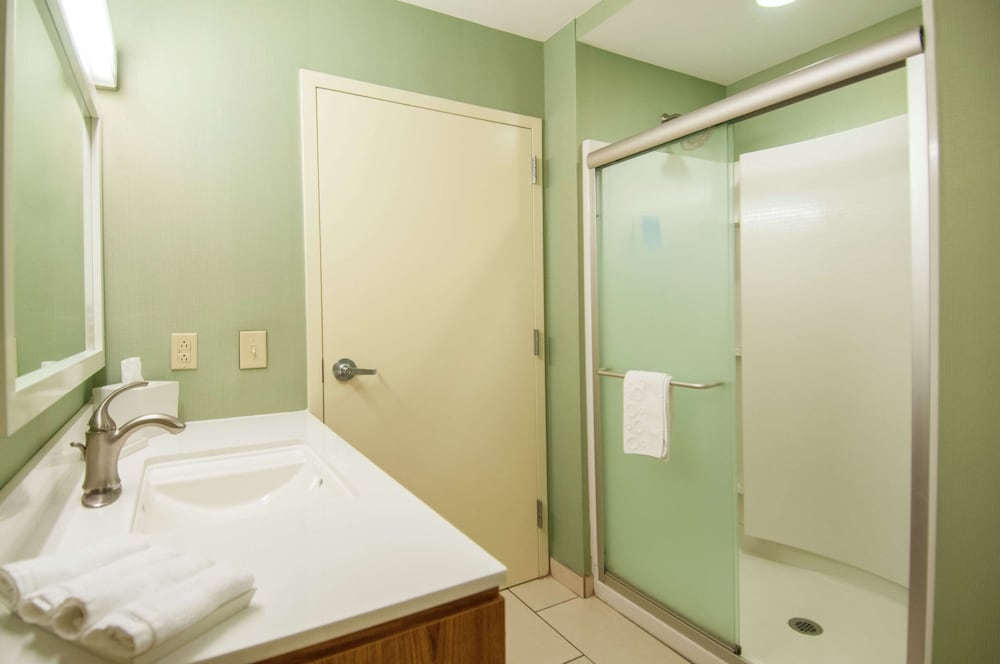 Premium Studio, 2 Queen Beds, Non Smoking photo 3