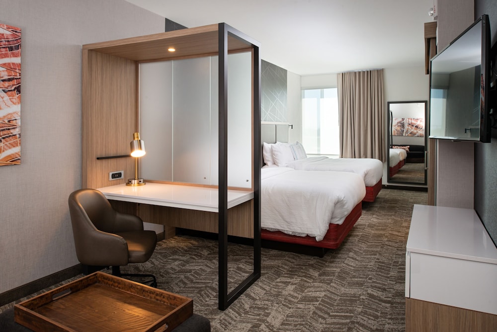 Suite, Multiple Beds - Photo 5