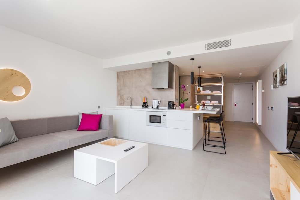 Junior Suite, Courtyard View