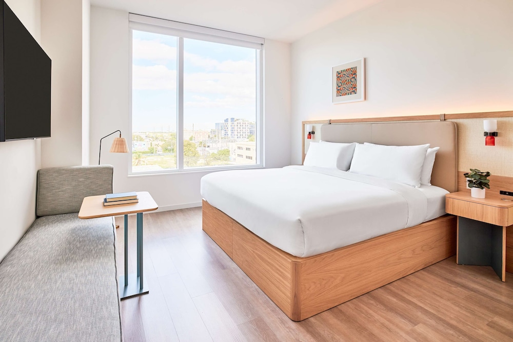 Room, 1 King Bed, Mobility Accessible