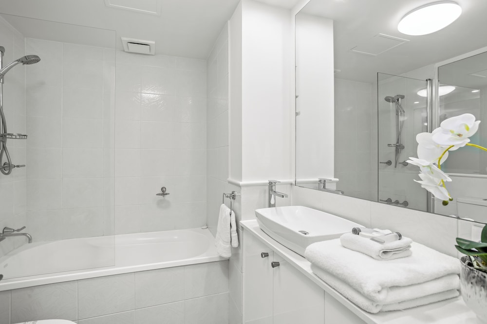 2 Bedroom Superior Ocean View Apartment - Photo 4