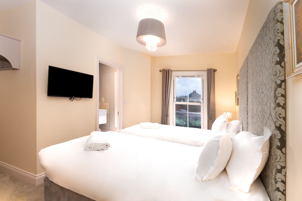 Twin Room, Ensuite photo 3