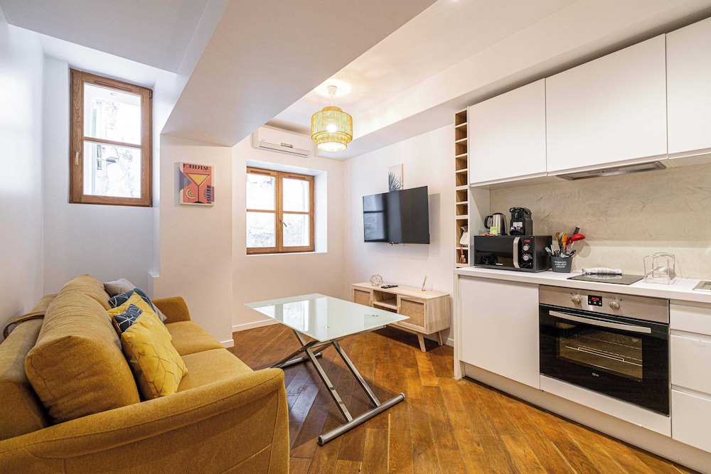 Classic Apartment